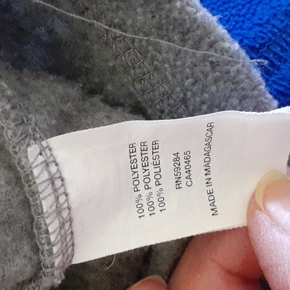 Set of 2 fleece pullovers size small 5/6 - Picture 4 of 6